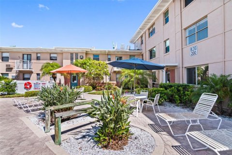 Condominio en venta en Saint Pete Beach, Florida, 3 habitaciones, 37.63 m2 № 1850170 - foto 30