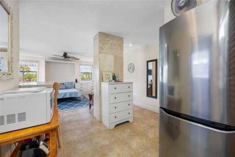 Condominio en venta en Saint Pete Beach, Florida, 3 habitaciones, 37.63 m2 № 1850170 - foto 20