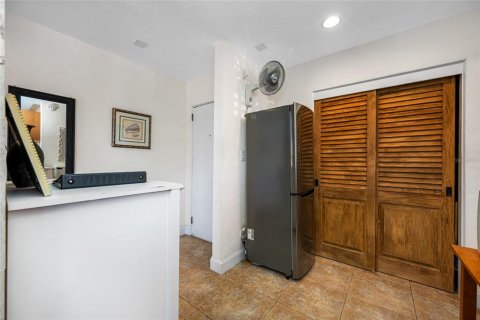 Condominio en venta en Saint Pete Beach, Florida, 3 habitaciones, 37.63 m2 № 1850170 - foto 17