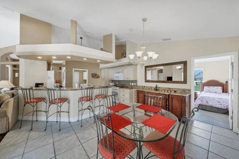 Villa ou maison à vendre à Rotonda, Floride: 5 chambres, 223.24 m2 № 2308171 - photo 16