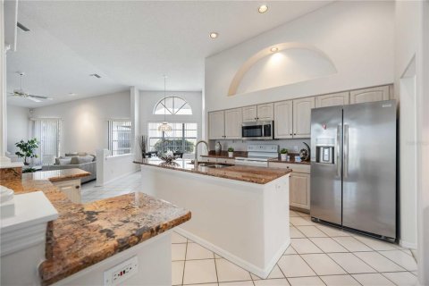 House in Sarasota, Florida 4 bedrooms, 241.64 sq.m. № 1733383 - photo 16