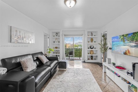 Copropriété à vendre à Miami, Floride: 2 chambres, 74.14 m2 № 1968533 - photo 7