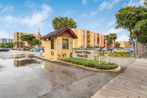 Copropriété à vendre à Miami, Floride: 2 chambres, 74.14 m2 № 1968533 - photo 12