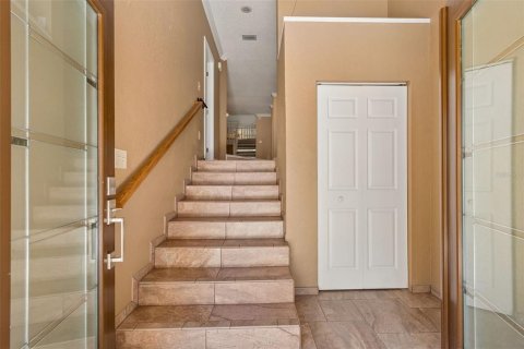 Townhouse in Saint Petersburg, Florida 4 bedrooms, 275.92 sq.m. № 2112317 - photo 9