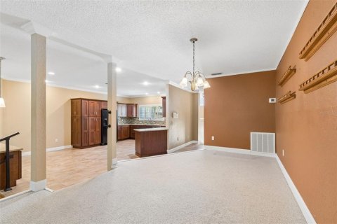 Townhouse in Saint Petersburg, Florida 4 bedrooms, 275.92 sq.m. № 2112317 - photo 25