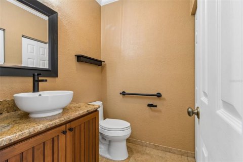 Townhouse in Saint Petersburg, Florida 4 bedrooms, 275.92 sq.m. № 2112317 - photo 11