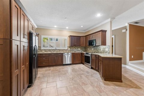 Townhouse in Saint Petersburg, Florida 4 bedrooms, 275.92 sq.m. № 2112317 - photo 15