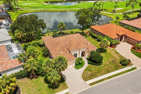 House in Bradenton, Florida 3 bedrooms, 211.07 sq.m. № 2149649 - photo 8