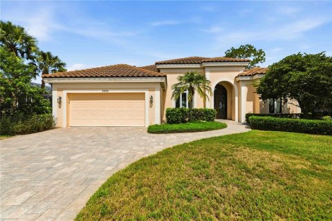 House in Bradenton, Florida 3 bedrooms, 211.07 sq.m. № 2149649 - photo 3