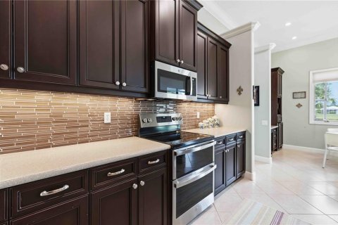 House in Bradenton, Florida 3 bedrooms, 211.07 sq.m. № 2149649 - photo 22