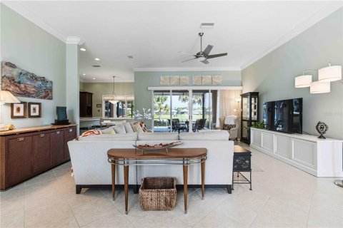 House in Bradenton, Florida 3 bedrooms, 211.07 sq.m. № 2149649 - photo 13