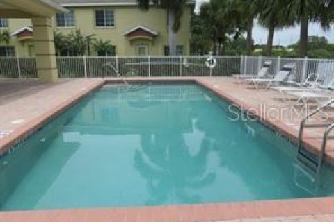 Townhouse in Bradenton, Florida 3 bedrooms, 132.76 sq.m. № 2221814 - photo 19