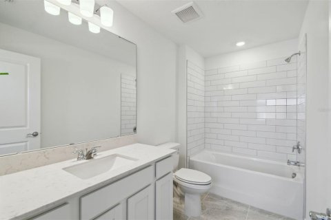 House in Lake Alfred, Florida 5 bedrooms, 242.94 sq.m. № 1569215 - photo 6