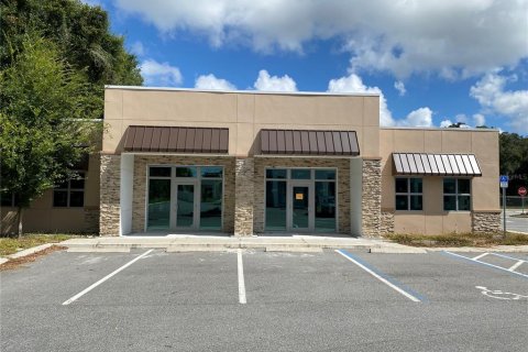 Propiedad comercial en alquiler en Lady Lake, Florida, 355.91 m2 № 714817 - foto 9