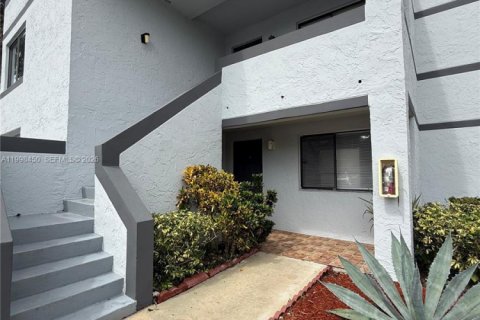 Condominio en Weston, Florida, 3 dormitorios  № 2060864