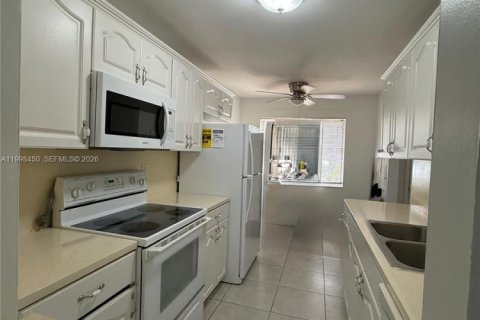 Снять в аренду кондоминиум в Уэстон, Флорида 3 спальни, 114.08м2, № 2060864 - фото 22