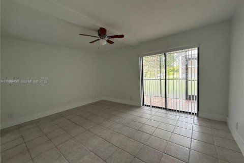 Снять в аренду кондоминиум в Уэстон, Флорида 3 спальни, 114.08м2, № 2060864 - фото 20