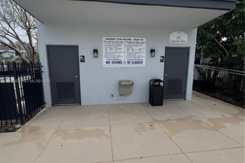 Снять в аренду кондоминиум в Уэстон, Флорида 3 спальни, 114.08м2, № 2060864 - фото 27