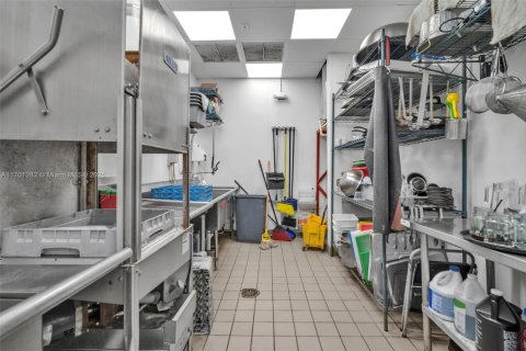 Commercial property in Miami, Florida № 1455692 - photo 19
