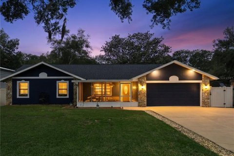 Casa en Tavares, Florida 5 dormitorios, 258.27 m2 № 2371334