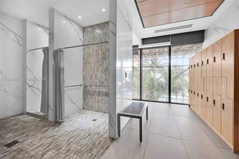 Купить кондоминиум в Майами, Флорида 2 спальни, 121.79м2, № 2255388 - фото 14