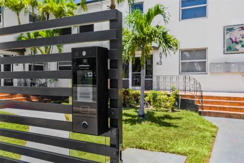 Appartement à louer à Miami, Floride: 2 chambres № 1997828 - photo 3