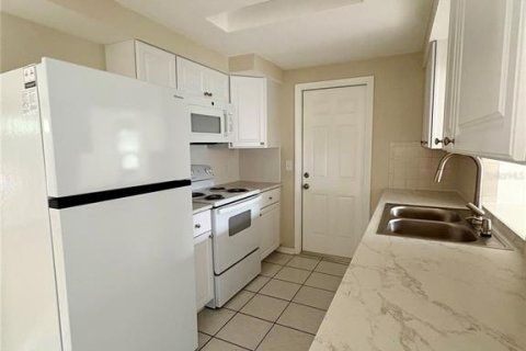 Villa ou maison à louer à Holiday, Floride: 3 chambres, 100.06 m2 № 2399413 - photo 7