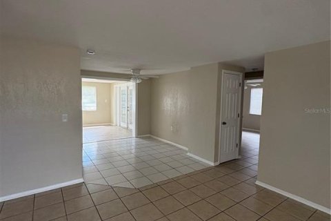 Villa ou maison à louer à Holiday, Floride: 3 chambres, 100.06 m2 № 2399413 - photo 4