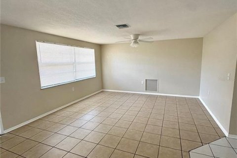 Villa ou maison à louer à Holiday, Floride: 3 chambres, 100.06 m2 № 2399413 - photo 3