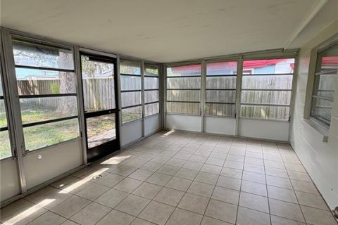 Villa ou maison à louer à Holiday, Floride: 3 chambres, 100.06 m2 № 2399413 - photo 10