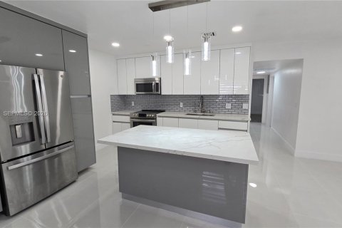 Villa ou maison à louer à Hollywood, Floride: 3 chambres, 143.91 m2 № 2085659 - photo 8