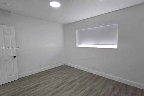 Villa ou maison à louer à Hollywood, Floride: 3 chambres, 143.91 m2 № 2085659 - photo 29