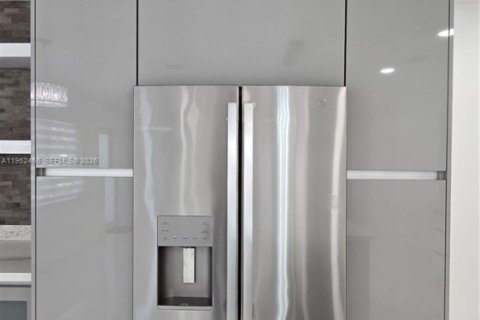 Villa ou maison à louer à Hollywood, Floride: 3 chambres, 143.91 m2 № 2085659 - photo 10