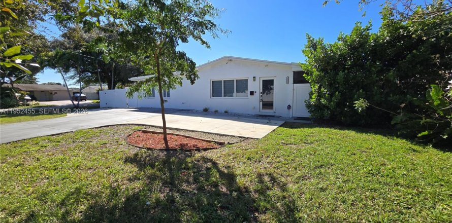 Villa ou maison à Hollywood, Floride 3 chambres, 143.91 m2 № 2085659