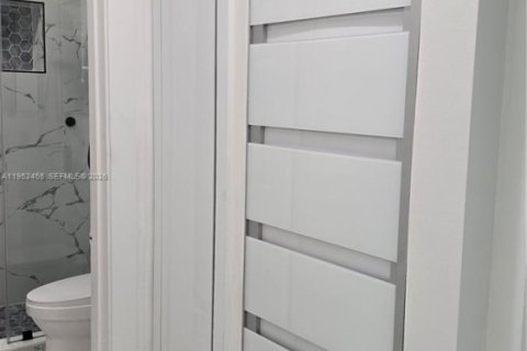 Villa ou maison à louer à Hollywood, Floride: 3 chambres, 143.91 m2 № 2085659 - photo 17