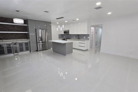 Villa ou maison à louer à Hollywood, Floride: 3 chambres, 143.91 m2 № 2085659 - photo 6