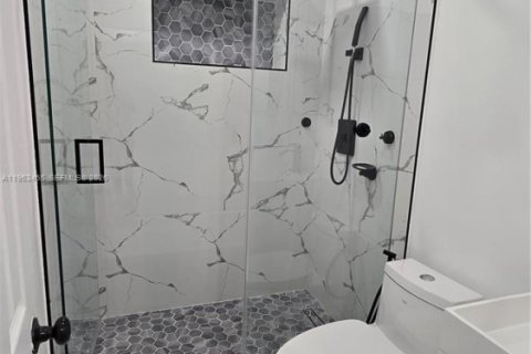 Villa ou maison à louer à Hollywood, Floride: 3 chambres, 143.91 m2 № 2085659 - photo 19