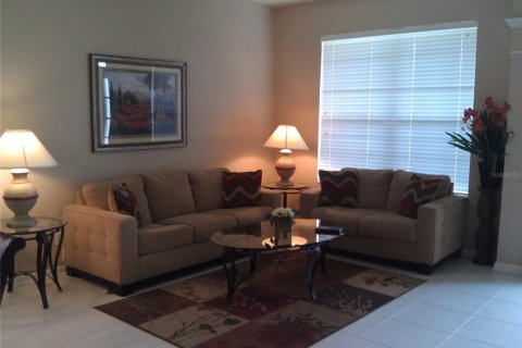 House in Kissimmee, Florida 6 bedrooms, 331.48 sq.m. № 2216368 - photo 11
