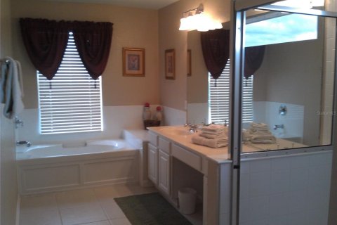 House in Kissimmee, Florida 6 bedrooms, 331.48 sq.m. № 2216368 - photo 18