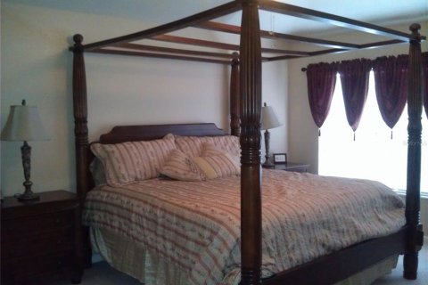 House in Kissimmee, Florida 6 bedrooms, 331.48 sq.m. № 2216368 - photo 17