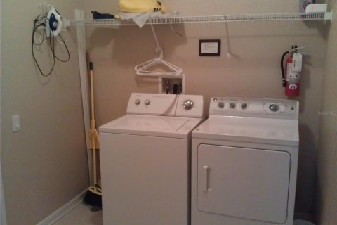 House in Kissimmee, Florida 6 bedrooms, 331.48 sq.m. № 2216368 - photo 12