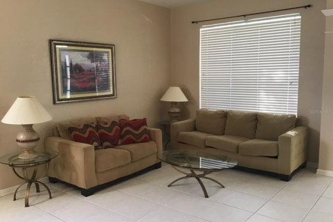 House in Kissimmee, Florida 6 bedrooms, 331.48 sq.m. № 2216368 - photo 6
