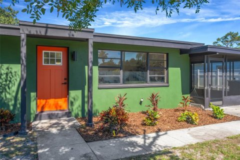 Villa ou maison à vendre à Tampa, Floride: 2 chambres, 82.5 m2 № 2430460 - photo 4