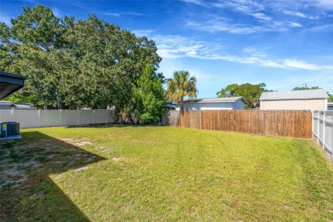 Villa ou maison à vendre à Tampa, Floride: 2 chambres, 82.5 m2 № 2430460 - photo 27