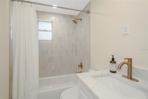 Villa ou maison à vendre à Tampa, Floride: 2 chambres, 82.5 m2 № 2430460 - photo 17