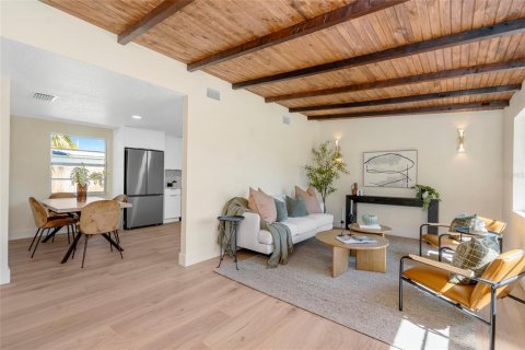 Villa ou maison à vendre à Tampa, Floride: 2 chambres, 82.5 m2 № 2430460 - photo 5