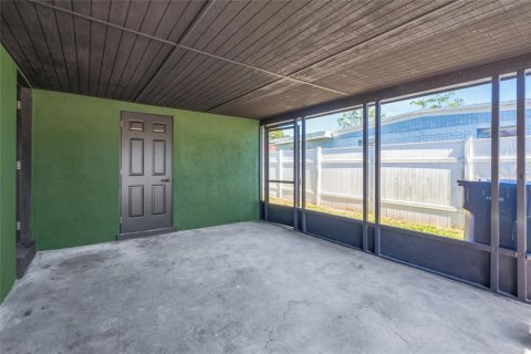 Villa ou maison à vendre à Tampa, Floride: 2 chambres, 82.5 m2 № 2430460 - photo 25