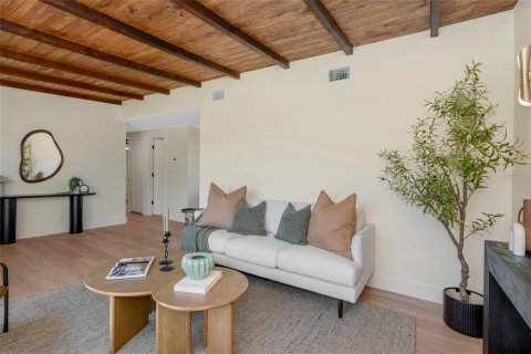 Villa ou maison à vendre à Tampa, Floride: 2 chambres, 82.5 m2 № 2430460 - photo 8