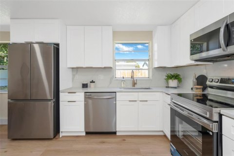 Villa ou maison à vendre à Tampa, Floride: 2 chambres, 82.5 m2 № 2430460 - photo 16