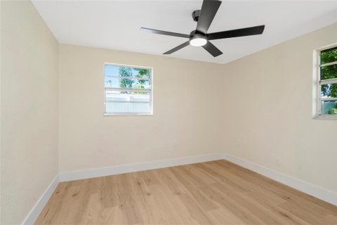 Villa ou maison à vendre à Tampa, Floride: 2 chambres, 82.5 m2 № 2430460 - photo 21